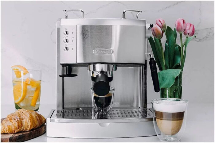 De’Longhi – Espresso Machine with 15 bars of pressure, Milk Frother and removable water tank – Stainless Steel - Image 7