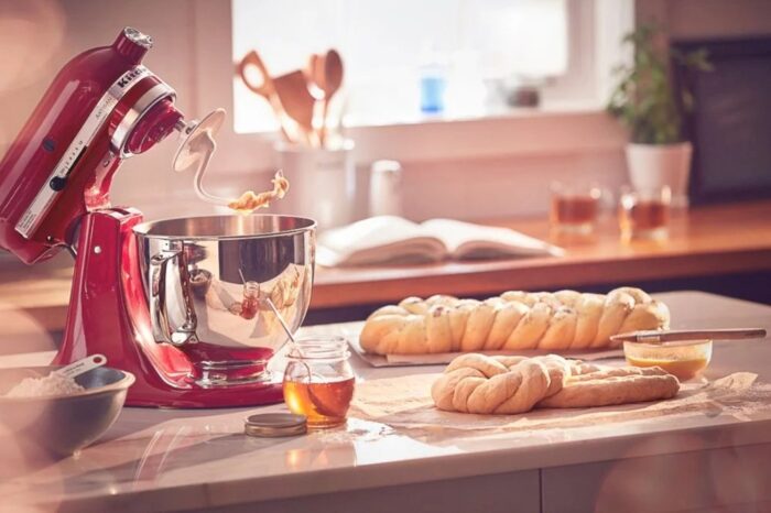 KitchenAid Artisan Series Tilt Head Stand Mixer Empire Red - Image 9