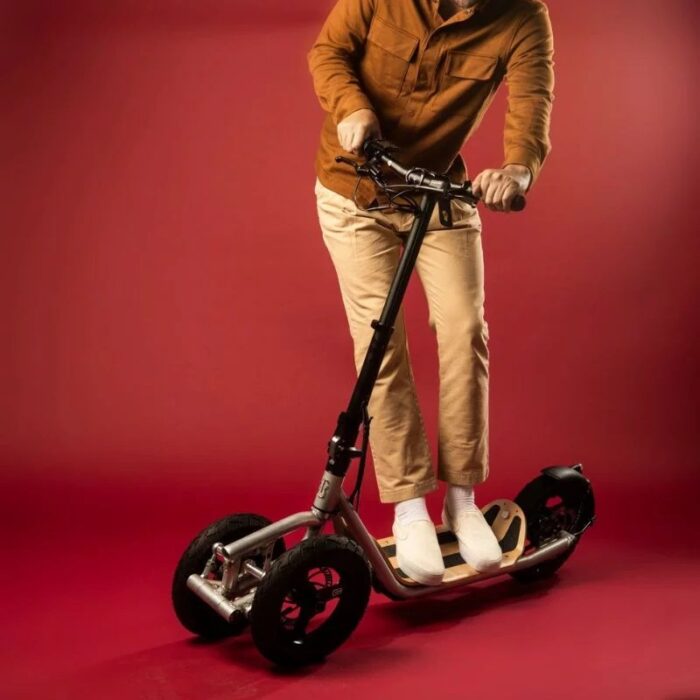 8TEV C12 Roam 3-Wheeler Electric Scooter - Image 3