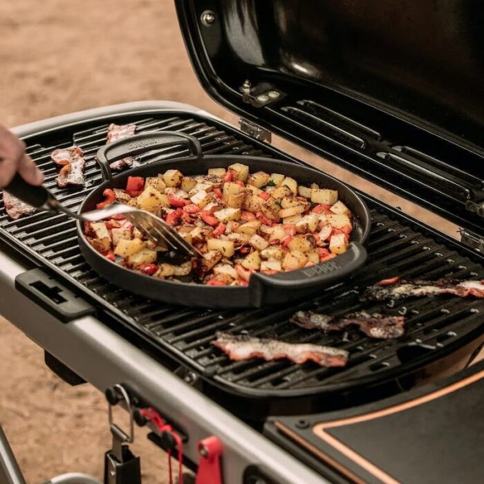 Weber 9010001 Traveler Portable Grill - Image 5